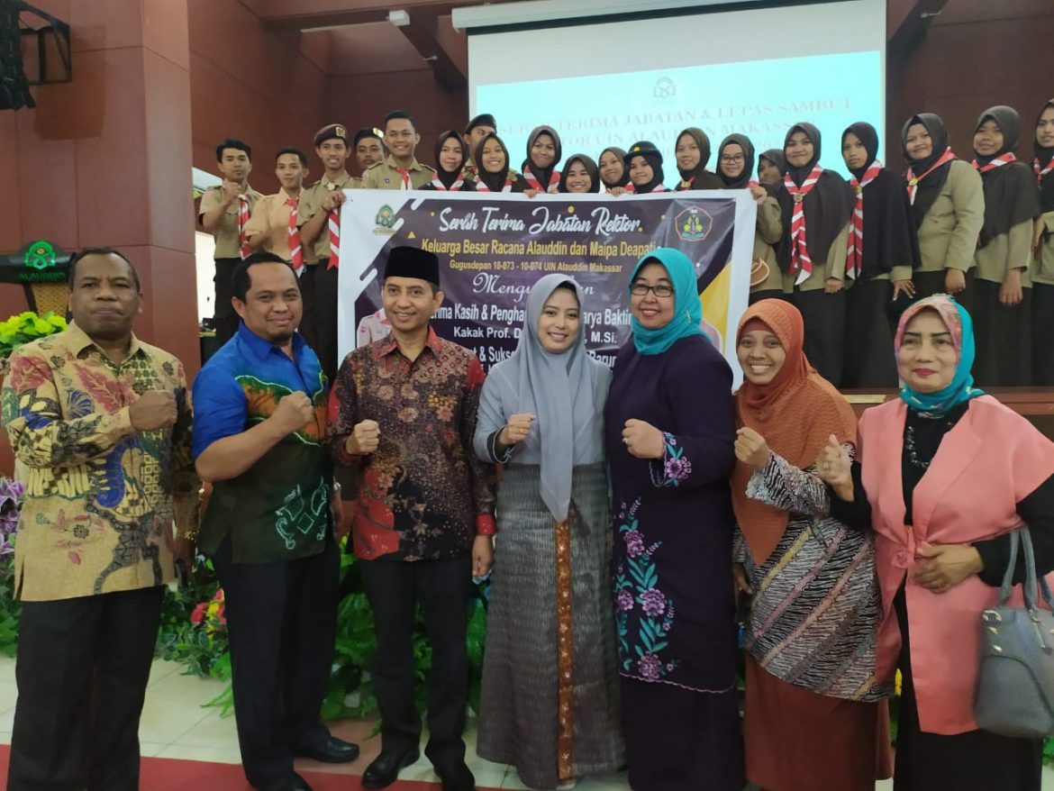 Foto Bersama anggota UKM Pramuka dan Rektor UIN Alauddin Makassar Periode 2019-2023 UKM Pramuka Hadiri Sertijab Rektor Baru UIN Alauddin Makassar